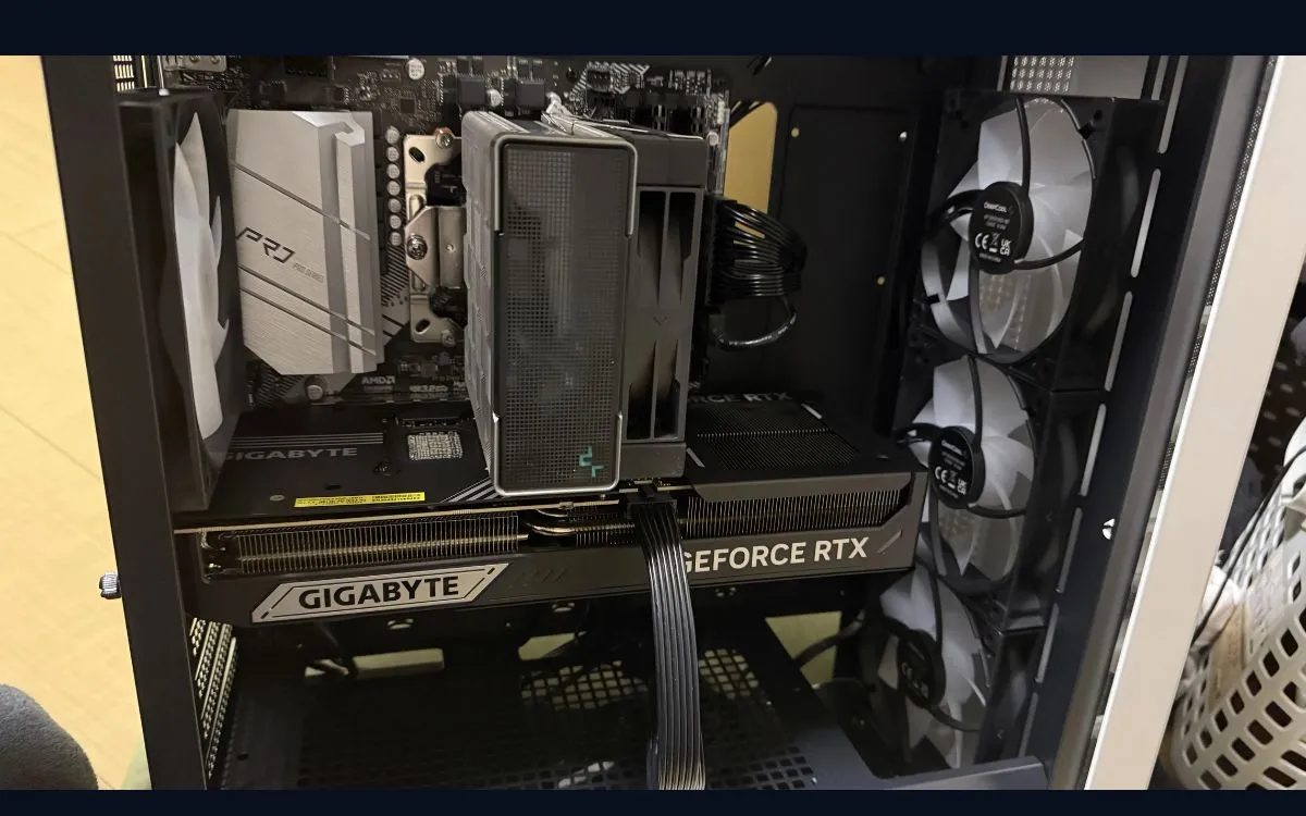 完成したPCの内部画像